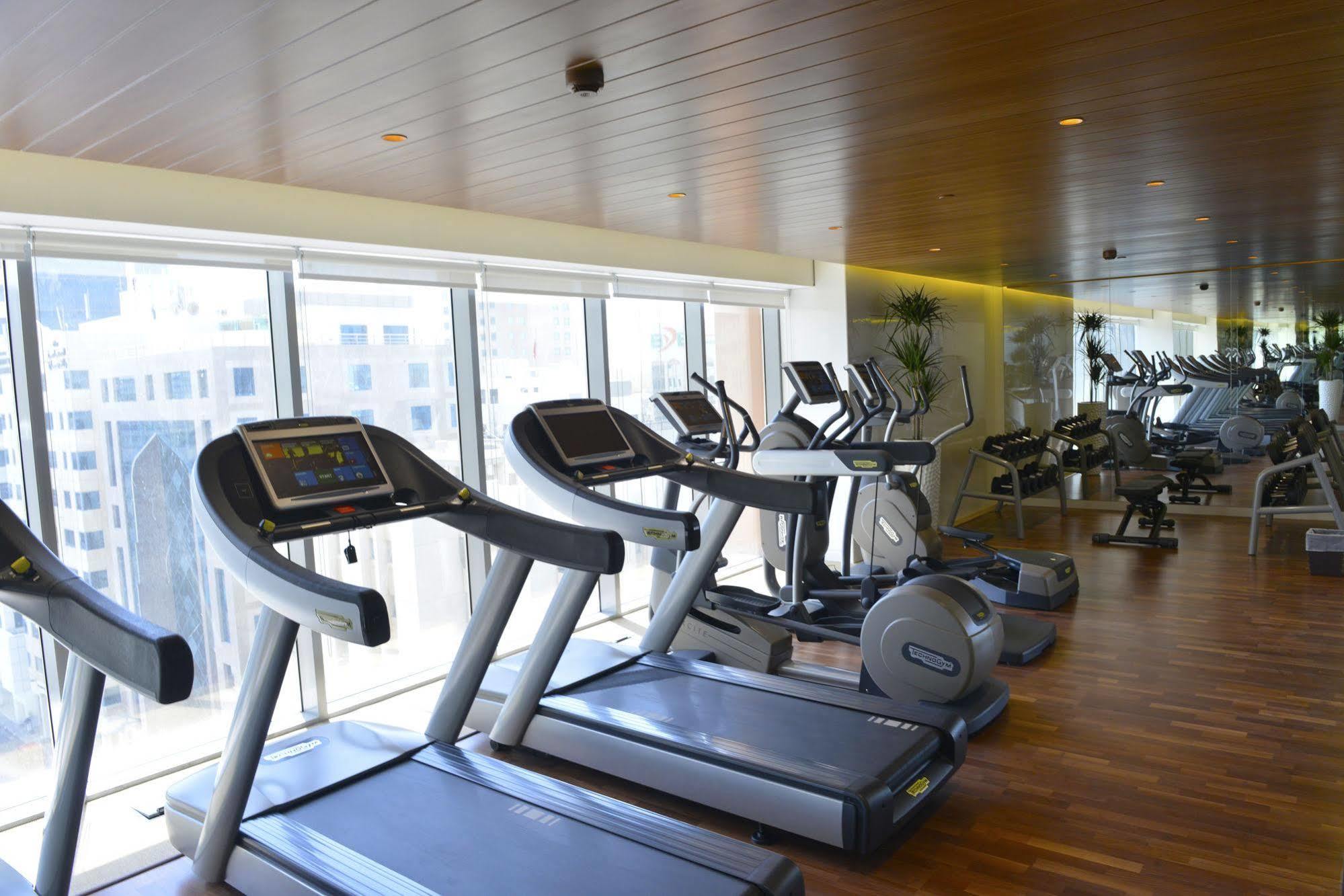 Fraser Suites Diplomatic Area Bahrain Manama Dış mekan fotoğraf A gym on a cruise ship
