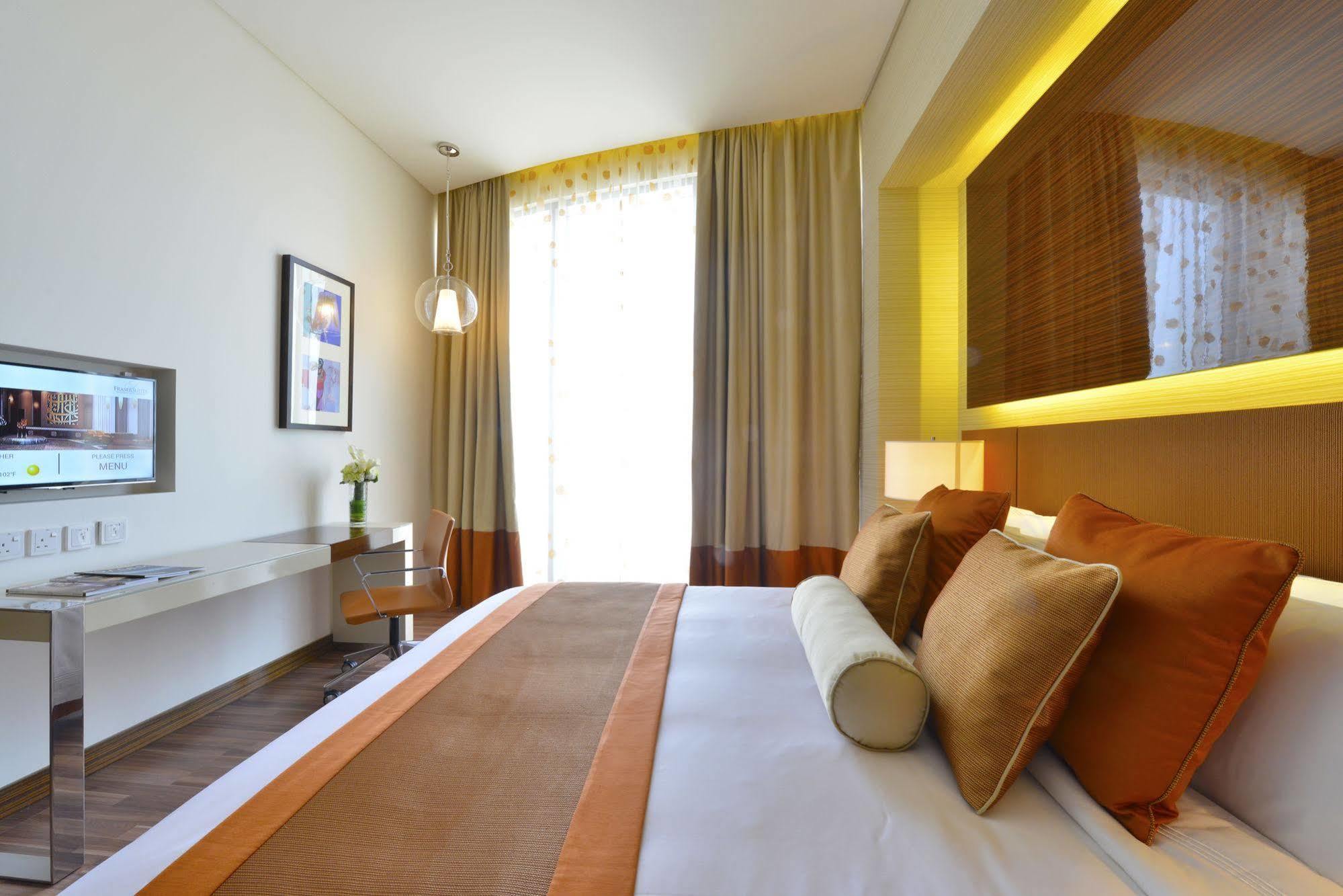 Fraser Suites Diplomatic Area Bahrain Manama Dış mekan fotoğraf A room at the hotel